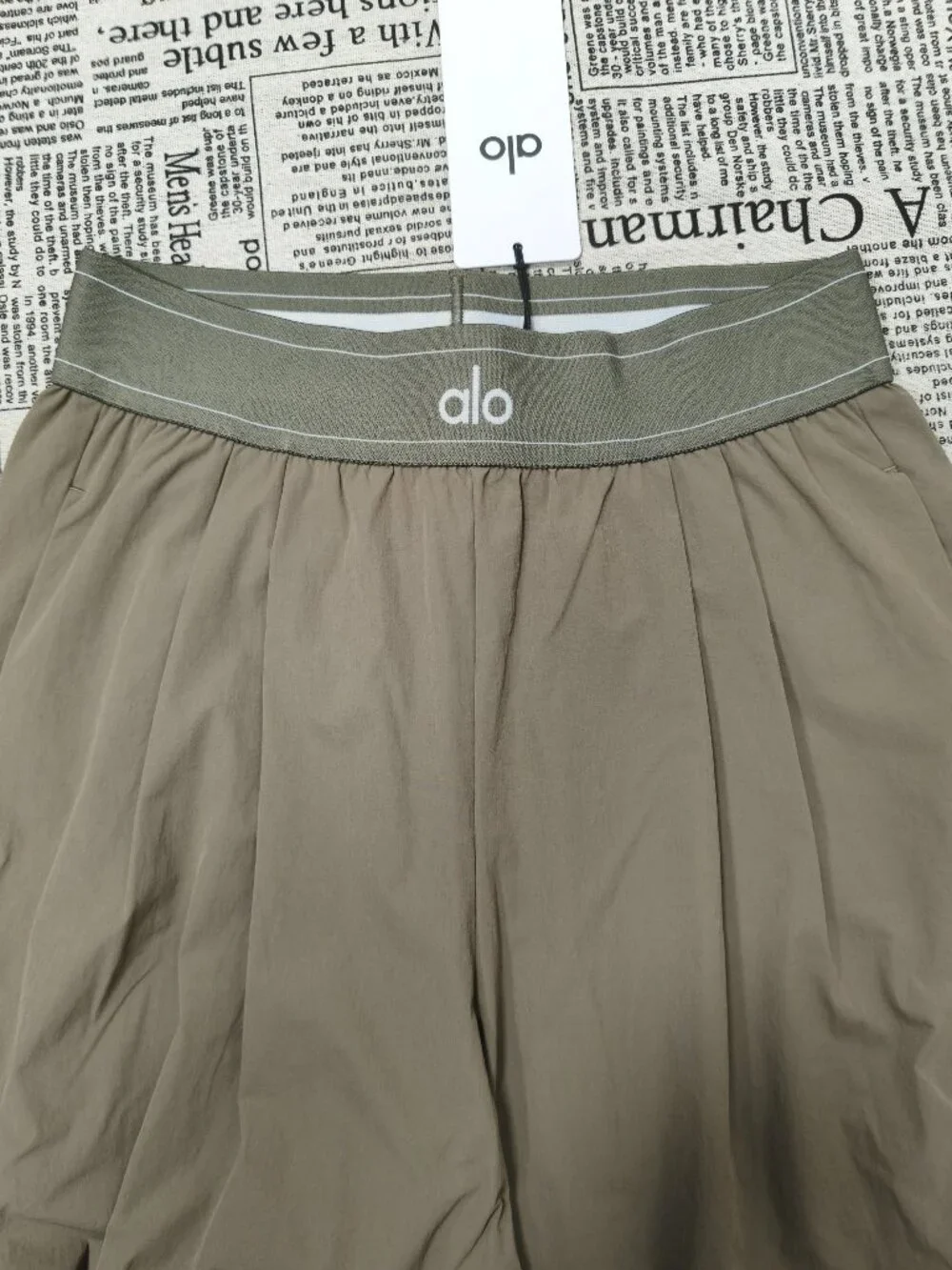 ALO Yoga NWT Suit Up Trouser Olive (Regular Limited)🎄💚